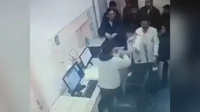 Noida: महिला डॉक्टर ने टेक्नीशियन को जड़े थप्पड़, जान से मारने की दी धमकी, वीडियो वायरल, जांच में जुटी पुलिस