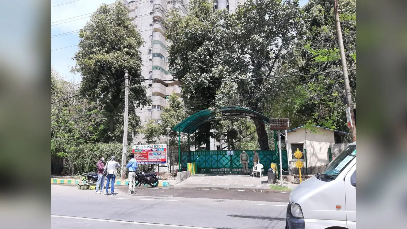 नोएडा में Lockdown का असर : 45 रेड जोन में से 27 इलाके खतरे से बाहर, अब तक एक भी मौत नहीं