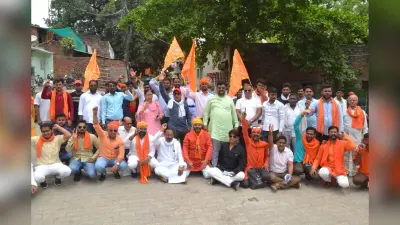 स्वीमिंग पूल में इतराती नजर आईं नुपूर सैनन, ‘FILHALL’ वीडियो से लूट चुकी हैं महफिल, यहां देखें PHOTOS