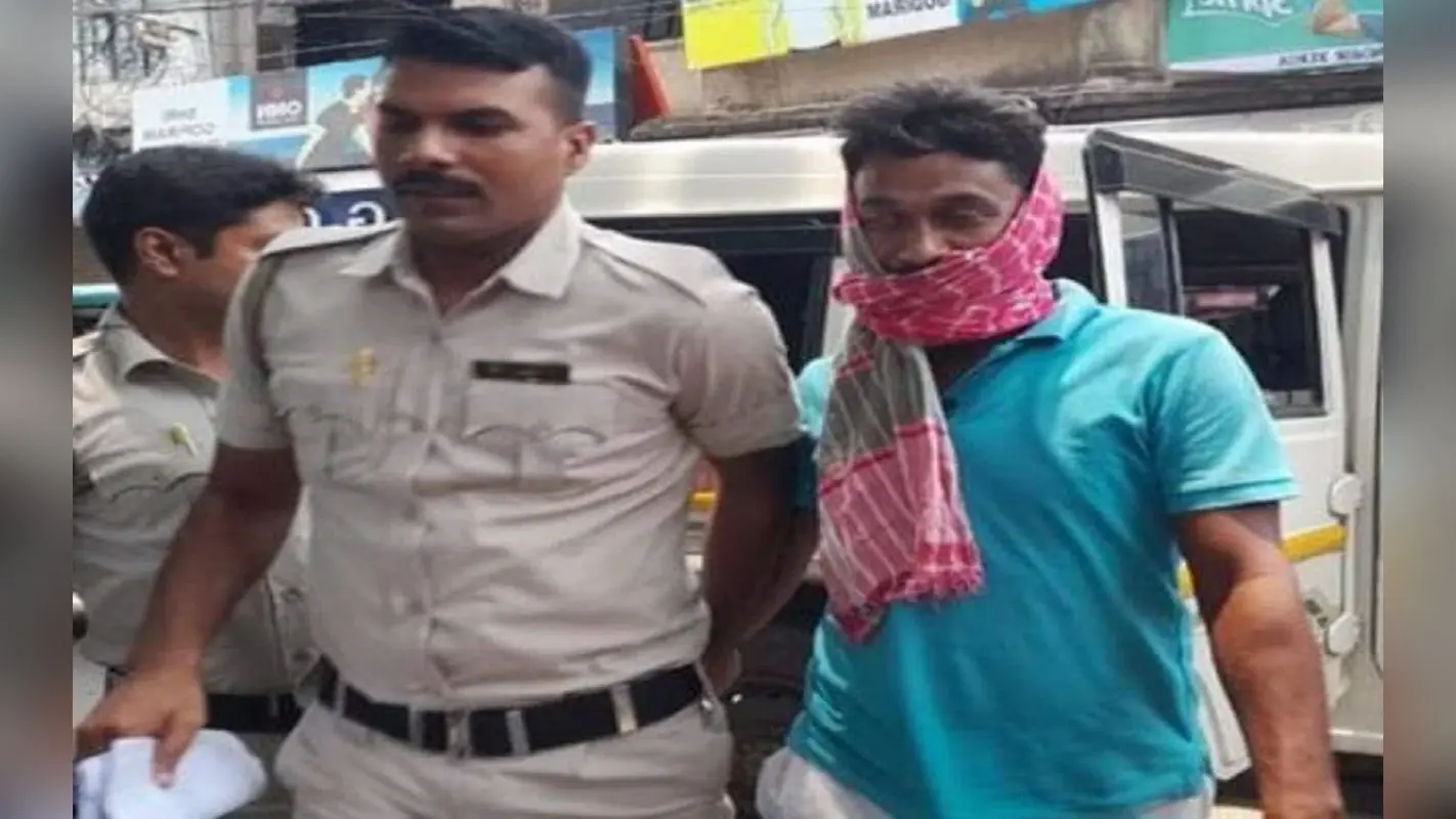 बागतुई हत्याकांड: टीएमसी नेता भादू शेख की हत्या के मुख्य आरोपी न्यूटन शेख हथियार के साथ अरेस्ट