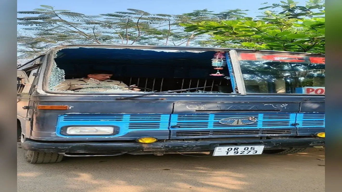 Odisha News: ओड़िशा में बीजेपी युवा मोर्चा के कार्यकर्ताओं और पुलिस के बीच हुई हिंसक झड़प, कई पुलिसकर्मी घायल