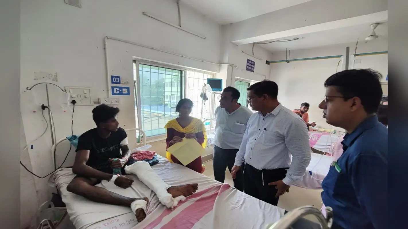 ओडिशा ट्रेन हादसा: झारखंड के 3 यात्रियों की मौत, 61 घायल, अस्पताल जाकर घायलों से मिली अफसरों की टीम