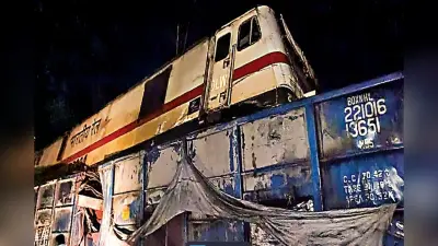 ओड़िशा में तीन ट्रेनों की भीषण टक्कर, 71 की मौत, 350 से अधिक घायल, बोगियों के अंदर फंसे सैकड़ों यात्री