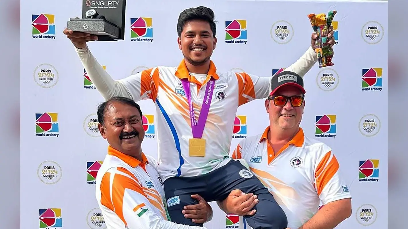 अदिति स्वामी कंपाउंड वर्ग में बनीं सबसे युवा वर्ल्ड चैंपियन, तो ओजस देवताले ने पुरुष वर्ग में जीता स्वर्ण