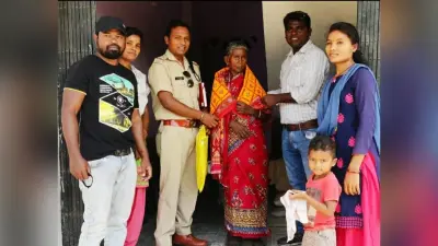 इंसानियत की मिसाल: चाईबासा की वृद्ध महिला भटक रही थी गुमला के रायडीह जंगल में, पुलिस ने की मदद