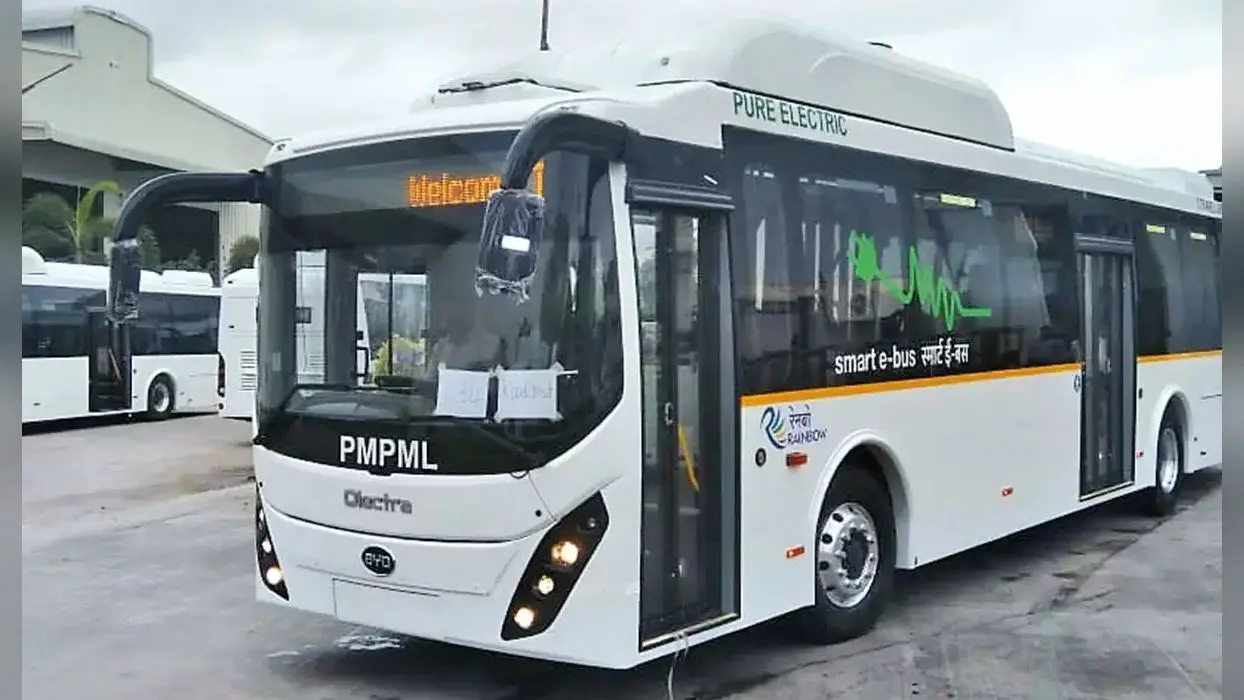 PM Modi ने इस शहर को दी 150 Electric Bus की सौगात, एडवांस्ड फीचर्स के साथ मिलेगी 200 किमी की रेंज