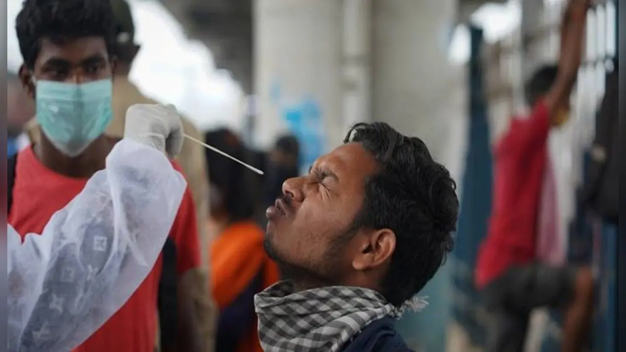 Omicron Coronavirus LIVE Updates: देश में अब तक कोरोना टीके की 159.54 करोड़ से अधिक खुराक दी गयी
