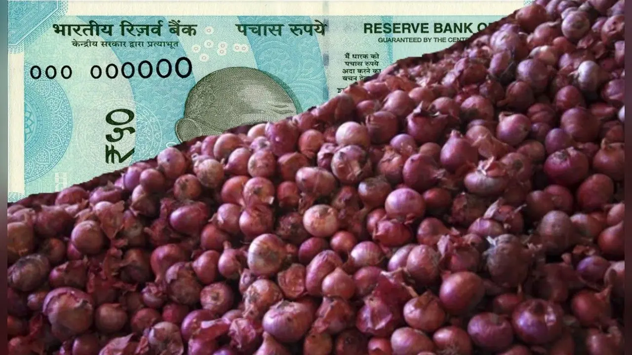 Onion Price : पेट्रोल-डीजल के साथ अब प्याज फिर से निकालने लगा आंसू, मंडियों में आसमान पर चढ़ा भाव