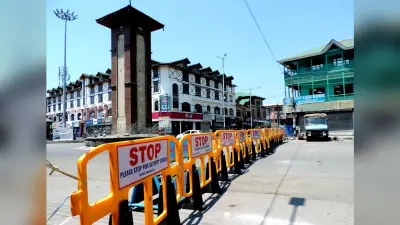रणवीर सिंह ने पहना सस्ता हुडी, तो दीपिका ने कैरी किया 2 लाख का हैंडबैग