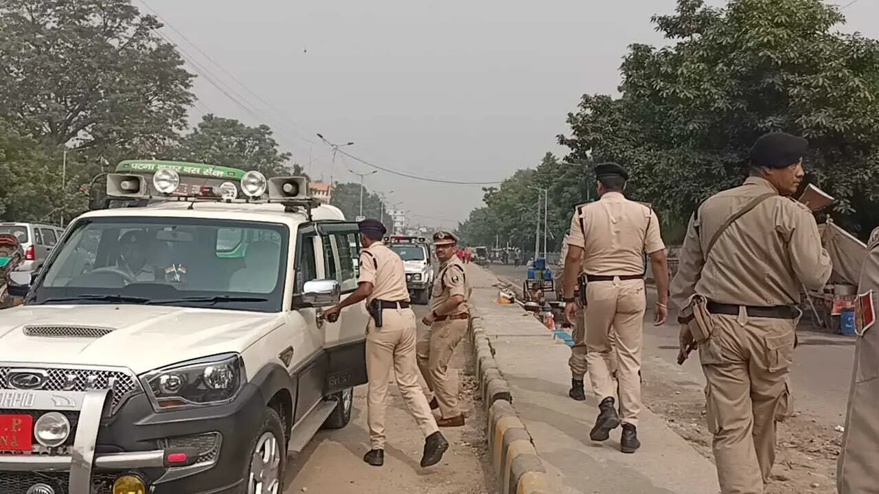 विश्व धरोहर दिवस 2023: पलामू किला की झाड़ी में मिला सफेद पत्थर का विशाल पीढ़ा, इसी पर बैठते थे राजा मेदिनीराय!
