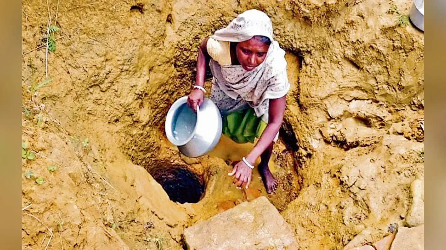 मॉनसून के आने पर भी बारिश नहीं, जलस्रोतों के सूखने से धनबाद के ग्रामीण क्षेत्रों में पेयजल के लिए मचा हाहाकार