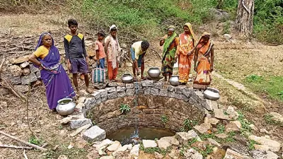 Jharkhand News: समस्याओं से जूझ रहा झारखंड का यह गांव, नेता-मंत्री तो दूर सरकारी अधिकारी भी नहीं लेते सुध