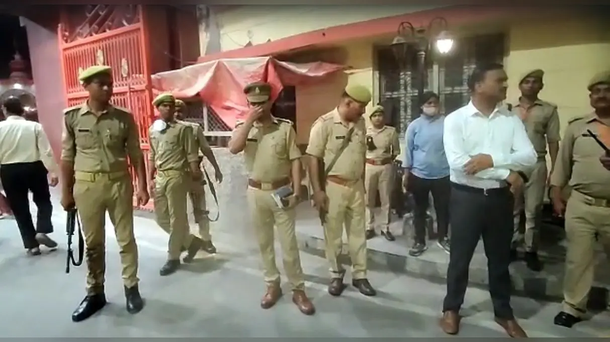 गोरखनाथ मंदिर में PAC जवानों पर जानलेवा हमला, आरोपी मुर्तजा के आतंकी कनेक्शन की आशंका, जांच में जुटी टीम