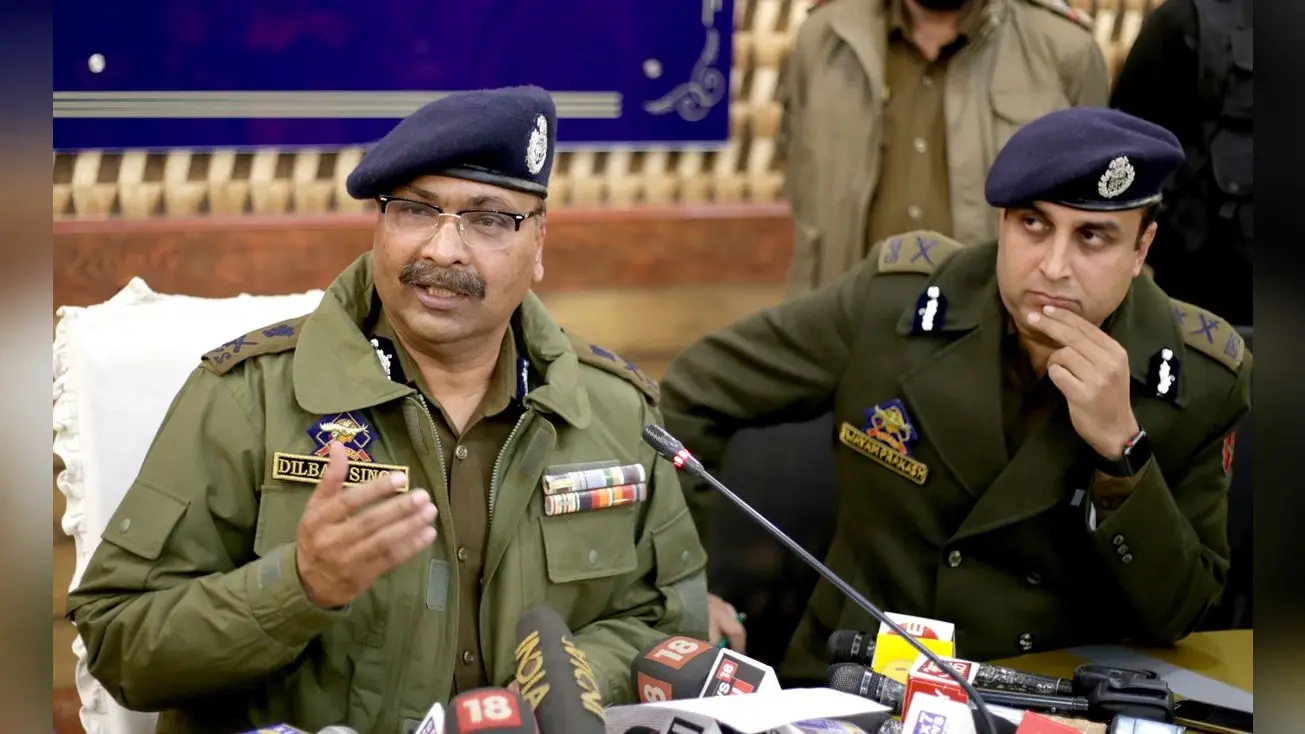 कश्मीरी छात्रों के सहारे देश में दहशत फैलाने की आतंकी साजिश का खुलासा, बिहार से खरीदे जा रहे थे हथियार