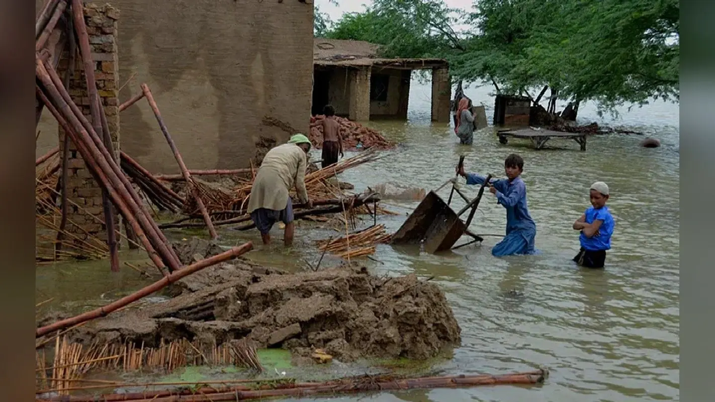 Pakistan Flood: पाकिस्तान में विनाशकारी बाढ़ ने मचाई तबाही, 1035 की मौत, विदेश मंत्री बोले- मदद की जरूरत
