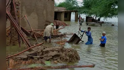 Pakistan Flood: पाकिस्तान में विनाशकारी बाढ़ ने मचाई तबाही, 1035 की मौत, विदेश मंत्री बोले- मदद की जरूरत