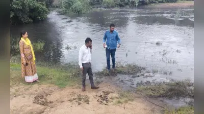 पाकुड़ की बांसलोई नदी में कोल माइंस का पानी छोड़े जाने के मामलें में पहुंची जांच टीम, किया मुआयना