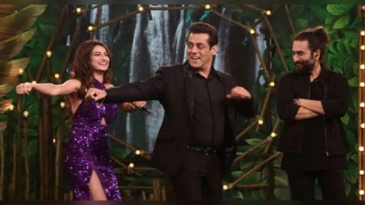 Bigg Boss 15: सलमान खान ने पलक तिवारी के साथ किया डांस, सिद्धार्थ निगम ने सिखाया एक्टर को खास डांस स्टेप