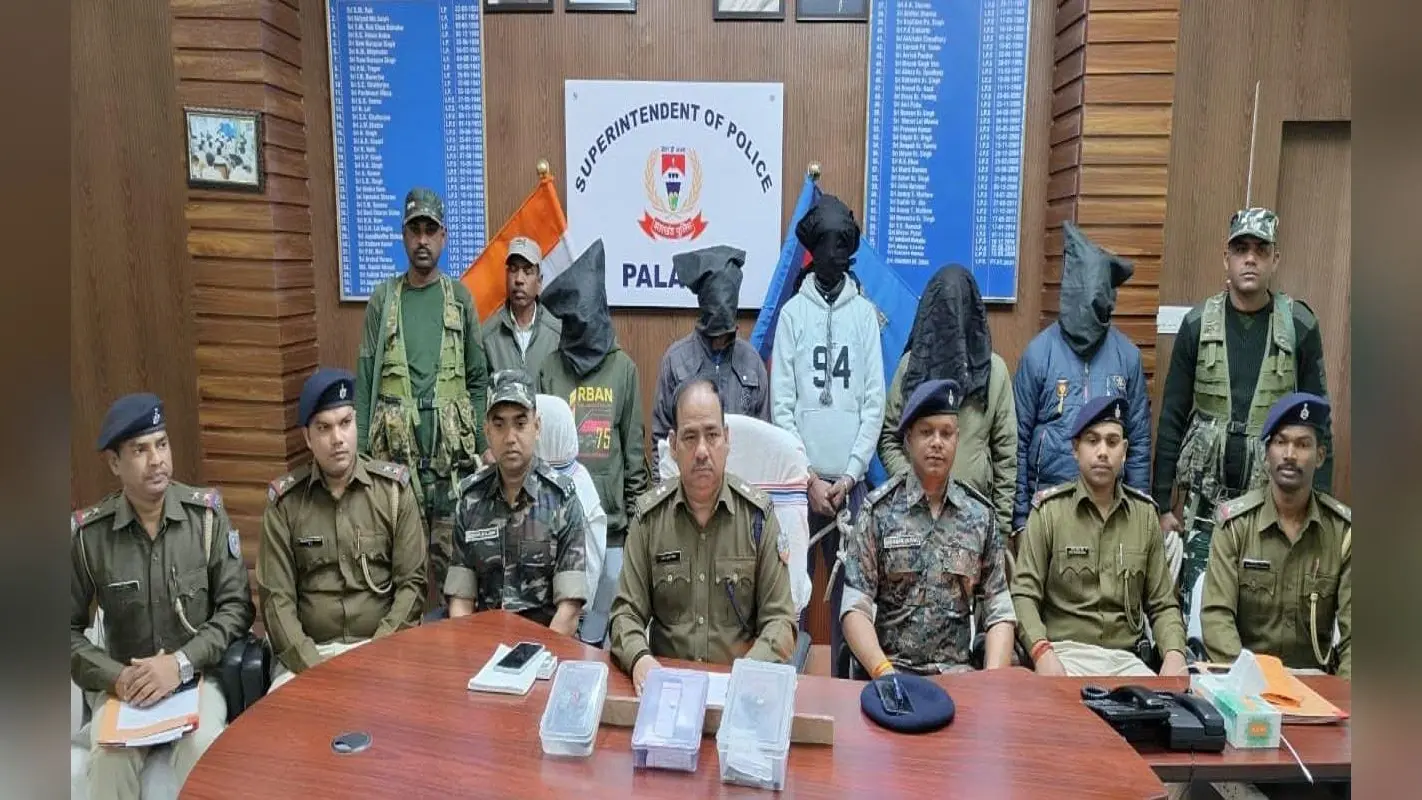 TSPC का एरिया कमांडर बसंत सिंह समेत 4 नक्सली चढ़े पलामू पुलिस के हत्थे, ऐसे दहशत फैलाने की थी प्लानिंग