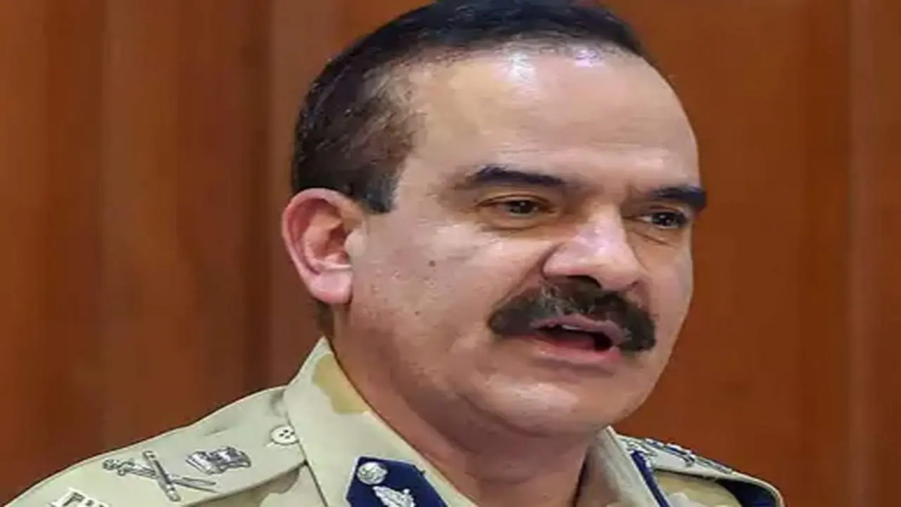 मुंबई के पूर्व पुलिस आयुक्त परमबीर सिंह का निलंबन रद्द, सभी आरोप लिये गए वापस