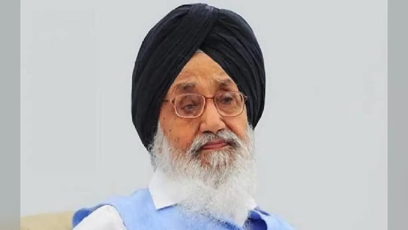 Parkash Singh Badal: प्रकाश सिंह बादल के निधन पर दो दिनों का राजकीय शोक, ऐसा रहा उनका राजनीतिक सफर