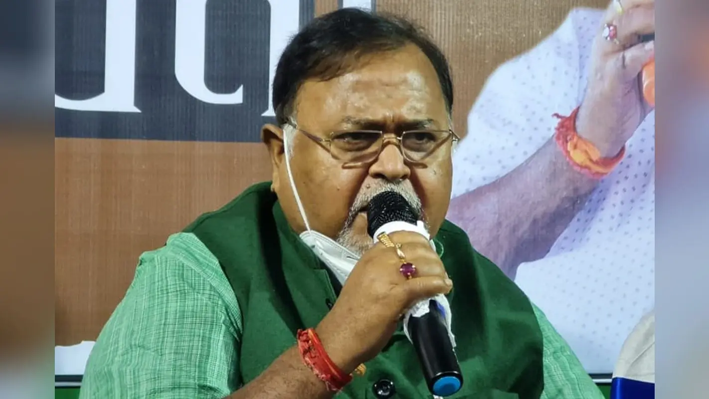 School ReOpen: जून में होगी बंगाल में माध्यमिक और उच्च माध्यमिक की परीक्षाएं, जानें, कब खुलेंगे स्कूल