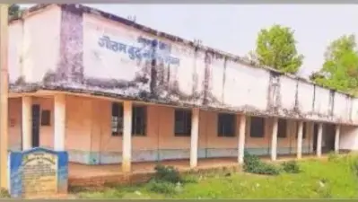 सांसद की ऐच्छिक निधि से 32 लाख से बने गौतम बुद्ध भवन में न बिजली, न पानी