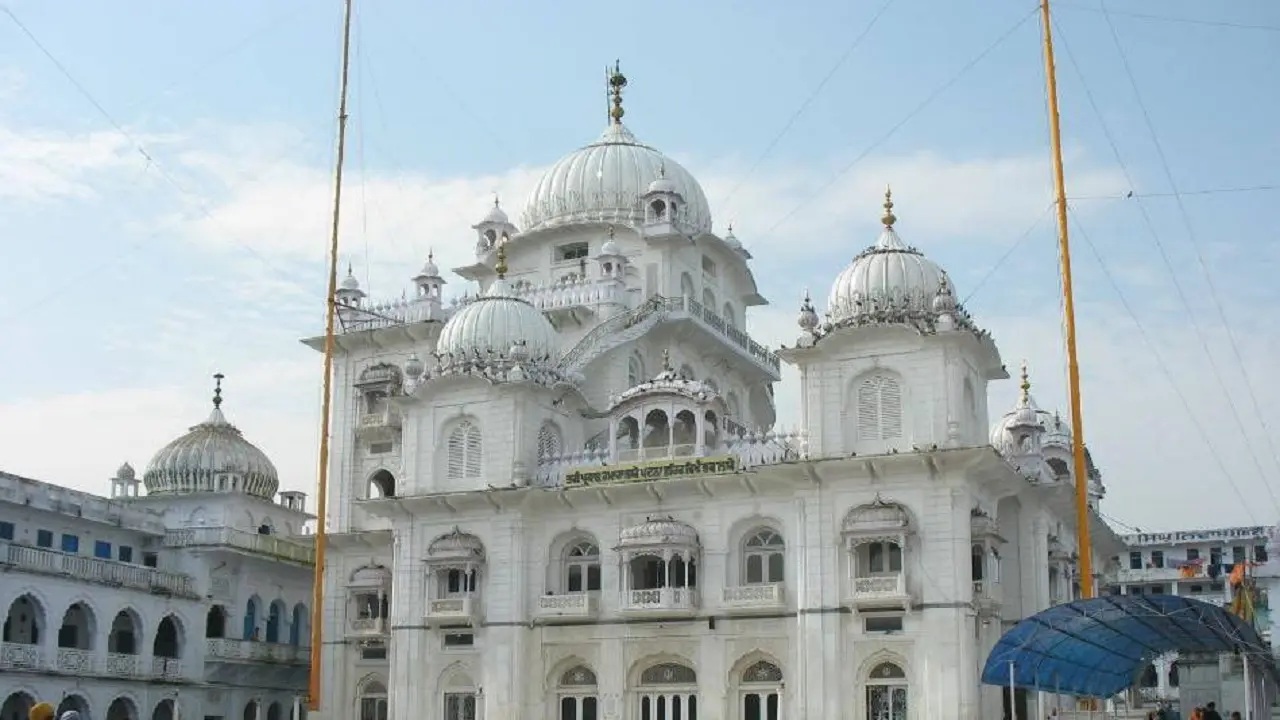 पटना साहिब गुरुद्वारा में पंजाब से आए भक्त ने दान किए करोड़ों रुपए के बेशकीमती सामान