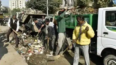 तीन माह में कचरा उठाकर निगम ने कमाया 1.20 करोड़, होल्डिंग टैक्स में भी हुई बढोतरी