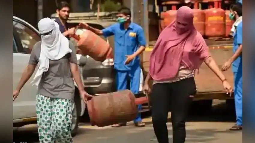 LPG Booking : गैस सिलेंडर बुक करने में नहीं लगनी होगी लाइन, घर बैठे ऑनलाइन बुक करें LPG