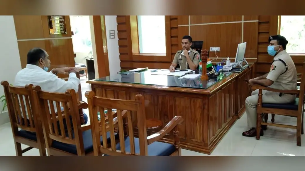 West bengal news : हरिशपुर और जामबाद में डेंजर जोन में रहनेवालों को सुरक्षित जगह शिफ्ट करने को लेकर पुलिस आयुक्त ने की बैठक