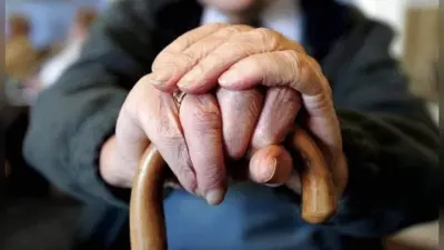 Pensioners को मोदी सरकार का एक और तोहफा, अब सोशल मीडिया के जरिए भी जान सकेंगे जमा-निकासी