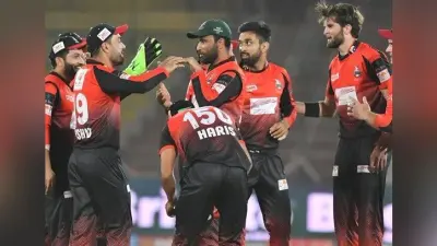 PSL 2022: कैच लपकने के चक्कर में आपस में भिड़े दो पाकिस्तानी खिलाड़ी, ड्रेसिंग रूम तक पहुंच गया मामला