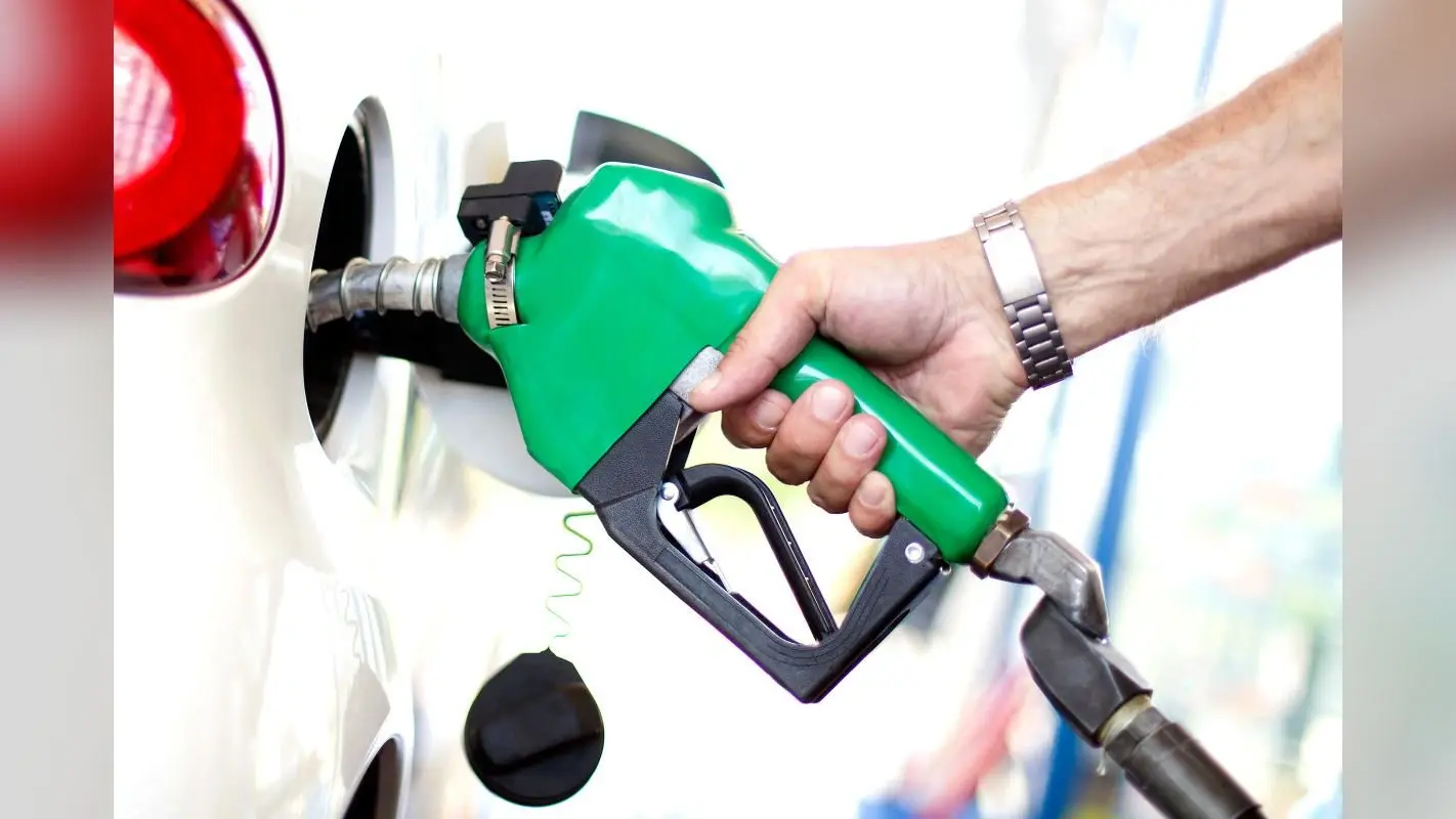 Petrol Diesel Price: पेट्रोल-डीजल के बढ़ते दामों ने बढ़ाई टेंशन, दूसरे दिन भी लगा जोर का झटका