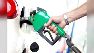 Petrol Diesel Price: पेट्रोल-डीजल के बढ़ते दामों ने बढ़ाई टेंशन, दूसरे दिन भी लगा जोर का झटका