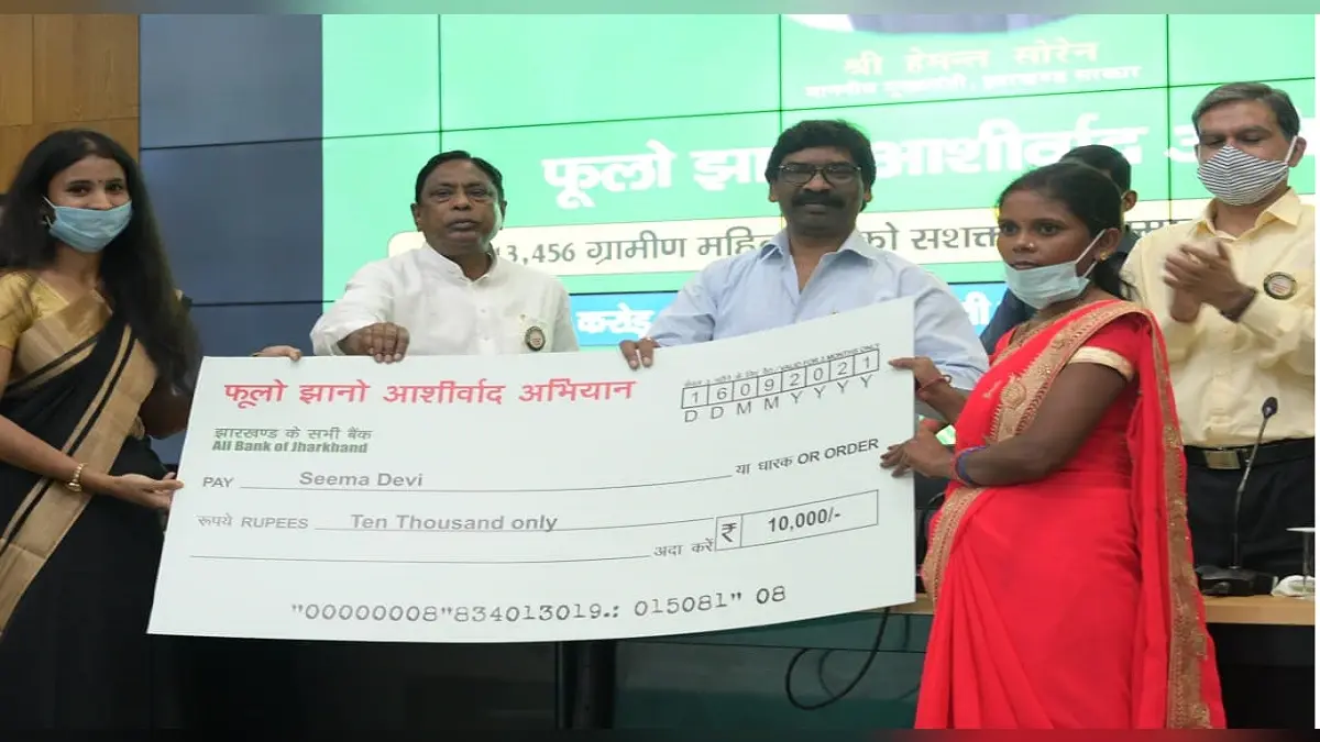 फूलो झानो आशीर्वाद अभियान : लाभुकों से बोले सीएम हेमंत सोरेन, झारखंड को बनाना है कुपोषण मुक्त