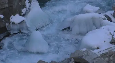 Uttarakhand Weather: घाटी में कड़ाके की ठंड, जमकर बर्फ बन गई धौली गंगा