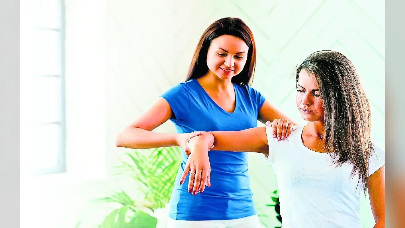 World Physiotherapy Day: जानें किन-किन समस्याओं में फिजियोथेरेपी होती है कारगर