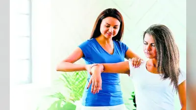 World Physiotherapy Day: जानें किन-किन समस्याओं में फिजियोथेरेपी होती है कारगर