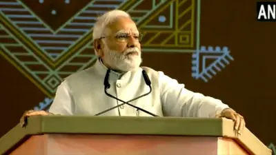 MP: ‘कुंडली मिलाएं न मिलाएं- सिकलकार्ड मिलाकर करें शादी’, पकरिया में जनजातीय समुदाय से PM मोदी ने किया संवाद