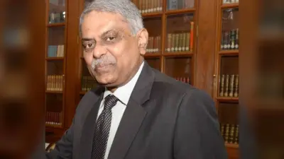 पीके सिन्हा ने पीएमओ से दिया इस्तीफा, ऐसे अफसर जिनके लिए मोदी सरकार ने बदल दिये 60 साल पुराने नियम