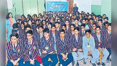प्रभात खबर संवाद कार्यक्रम के तहत मोबाइल एडिक्शन पर हुई परिचर्चा, बच्चों ने पूछे कई तरह के सवाल