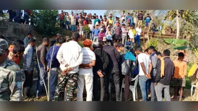 पलामू में पंचायत सेवक ने पत्नी को टांगी से काट डाला, खुद जहर खाकर कुएं में छलांग लगा दे दी जान