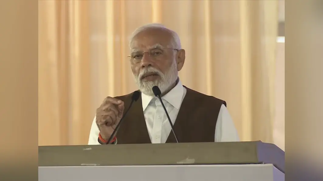 पीएम मोदी ने कहा, फिनटेक पहल को क्रांति में बदलने की जरूरत, पिछले साल मोबाइल से ज्यादा की गई पैसों की निकासी