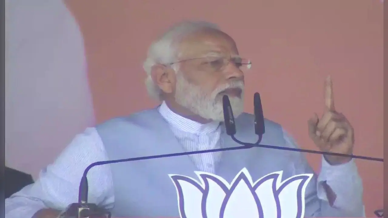 ‘लता मंगेशकर के भाई के साथ दुर्व्यवहार, मजरूह सुल्तानपुरी हुए बैन’, पीएम मोदी ने कांग्रेस पर साधा निशाना