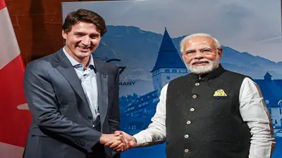 G-7 Summit : पीएम मोदी ने सिरिल रामफोसा को भेंट किए छत्तीसगढ़ की डोकरा कला, जर्मनी से यूएई के लिए रवाना
