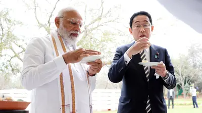 ‘एक थोड़ा तीखा वाला’, पीएम मोदी के साथ जापान के PM के गोलगप्पे खाने का वीडियो वायरल