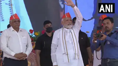 PM Modi in Gujarat: महाकाली मंदिर के शिखर पर 500 साल बाद लहराया ध्वज, पीएम मोदी ने कही ये बात