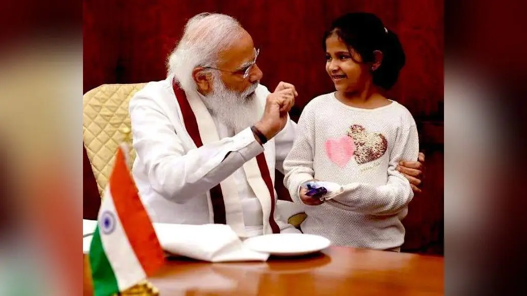नन्ही अनीशा के इस सवाल पर ठहाके मारकर हंस पड़े पीएम मोदी, जानें 10 साल की बच्ची ने पीएम से और क्या पूछे सवाल