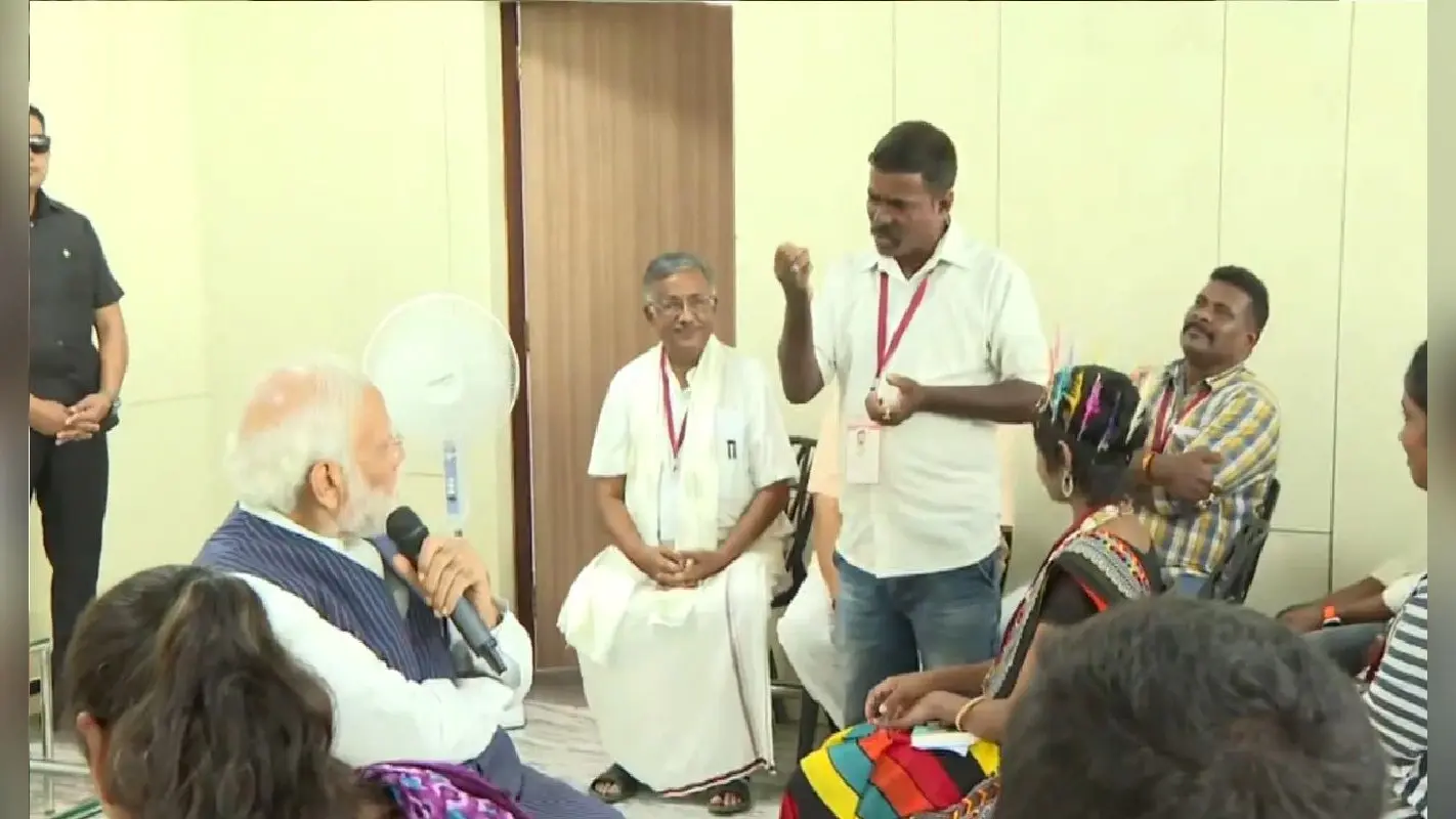 कर्नाटक चुनाव: हक्की-पिक्की जनजाति के लोगों ने PM Modi से की ‘मन की बात’, बोले- डबल इंजन वाला है तो चिंता कैसी